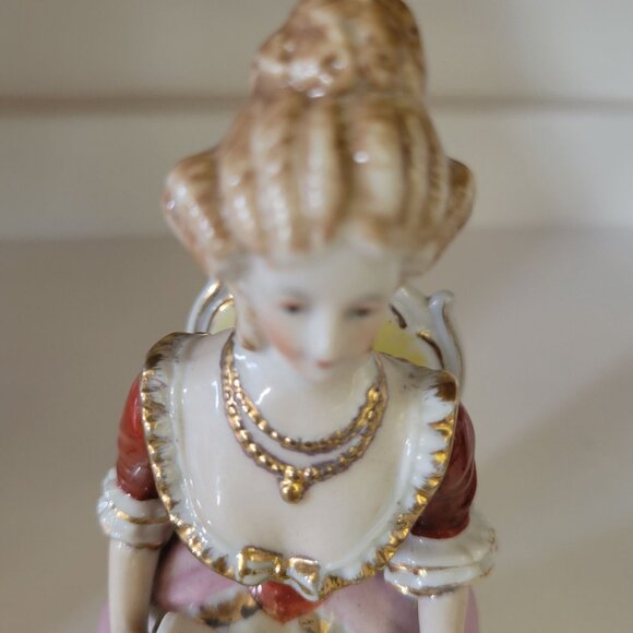 VINTAGE ~ MARUYAMA OCCUPIED JAPAN PORCELAIN READING WOMAN FIGURINE - Picture 4 of 12